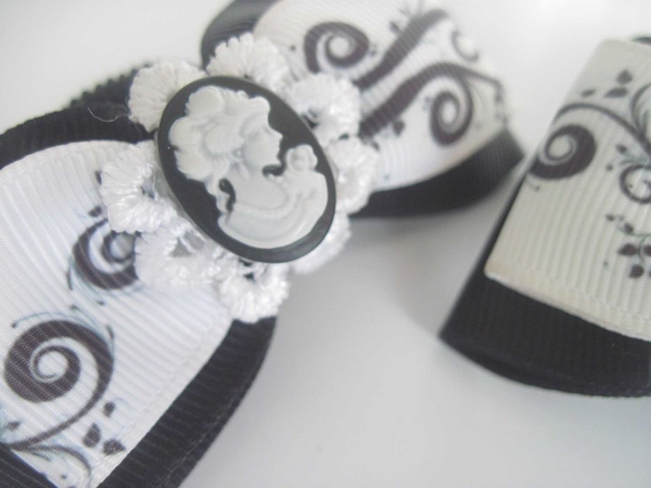 Резинки для дівчинки. Ручна робота