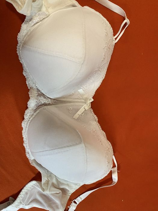 Бюстгалтер большая чашка маленький обьем размер на фото