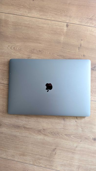 MacBook Pro 16” i7 / 16GB RAM / 512GB SSD / stan idealny