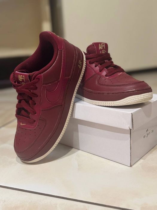 Продаю кроси..36 розмір..NIKE