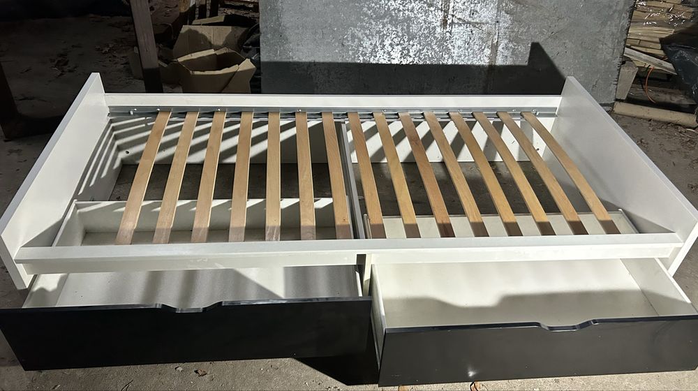 białe lóżko ikea