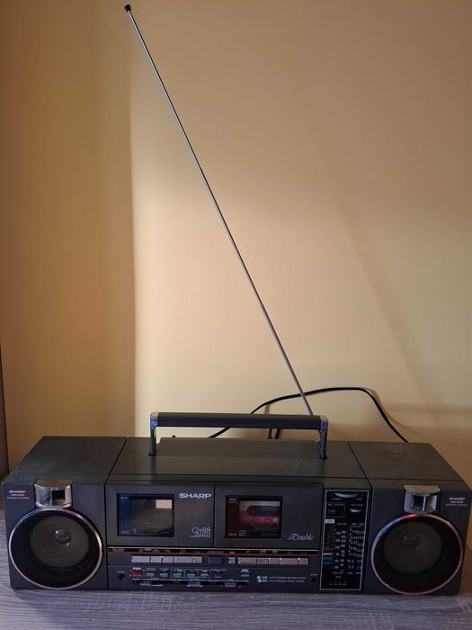 Магнітола Sharp QT 88