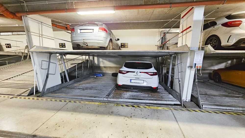 Miejsce parkingowe postojowe garaż katowice dolina trzech stawów Paderewskiego