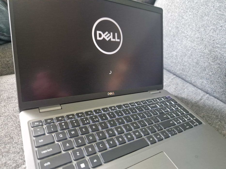 Dell Latitude 5521 Touch LTE i7-11850H 16GB 512SSD Win 11 Pro