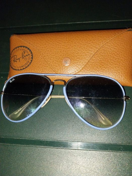 Oculos de sol azul aste