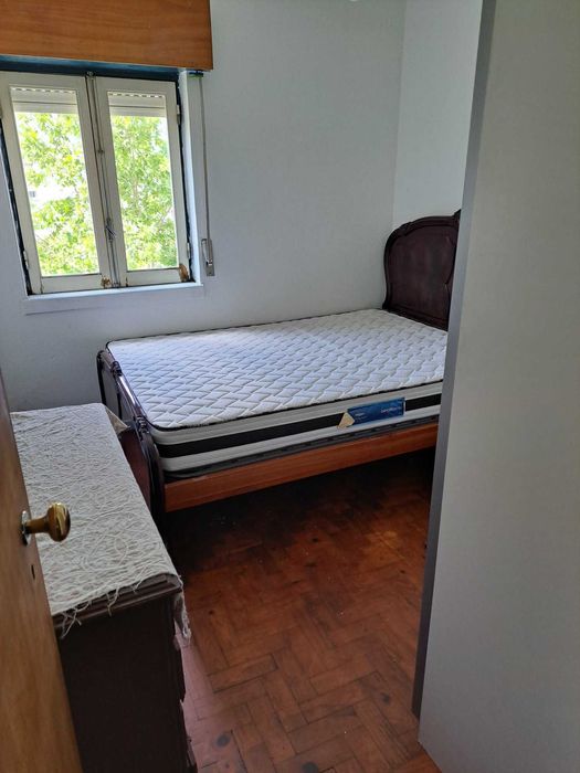 Alugo quarto em Marvila ( Chelas), Junto ao ISEL, Pingo Doce e Metro da Bela Vista.