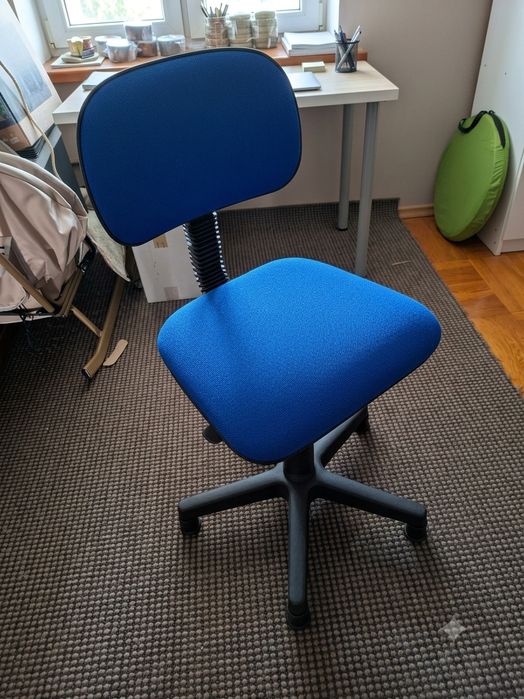 Wygodne krzesło obrotowe / fotel do biurka i szwalni (niebieskie