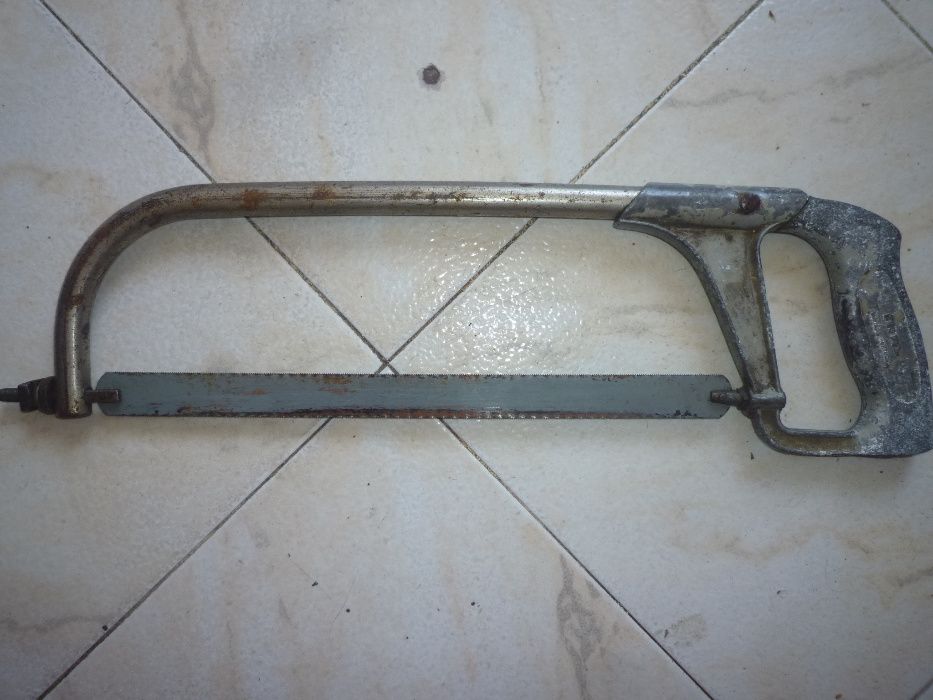 Serrote de mão de cortar metal entrego em mãos