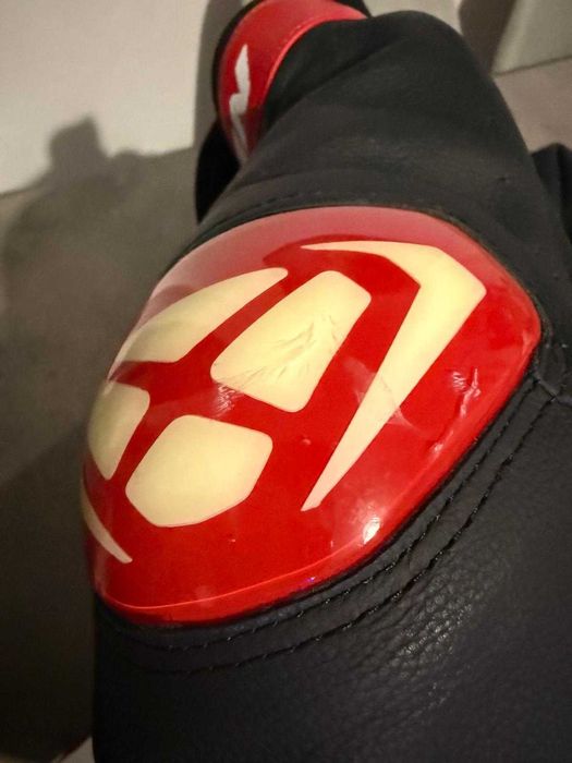 Casaco de mota e luvas