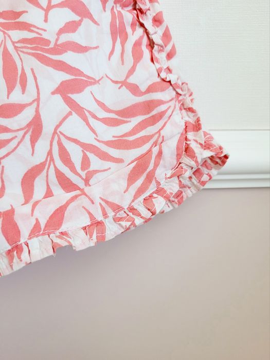 Krótkie spodenki 74 w listki z falbankami skandynawska marka scandi