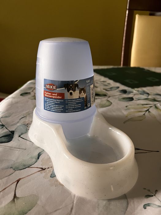 Podajnik na wode Trixie