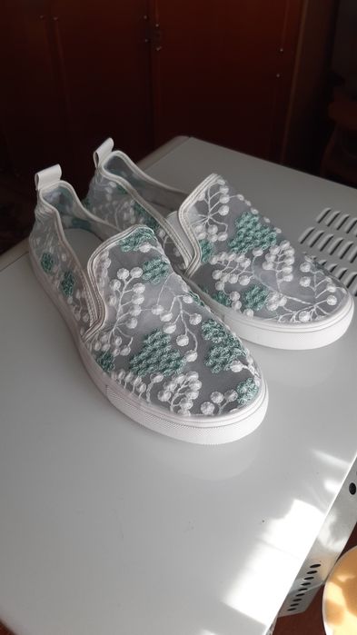 Нові  пінетки  розмір 41 на широку ногу