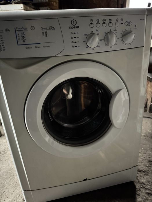 Пральна машина Indesit WISL105