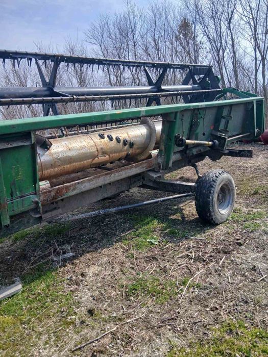Жниварка John Deere 925F 7.6м + візок з запасками