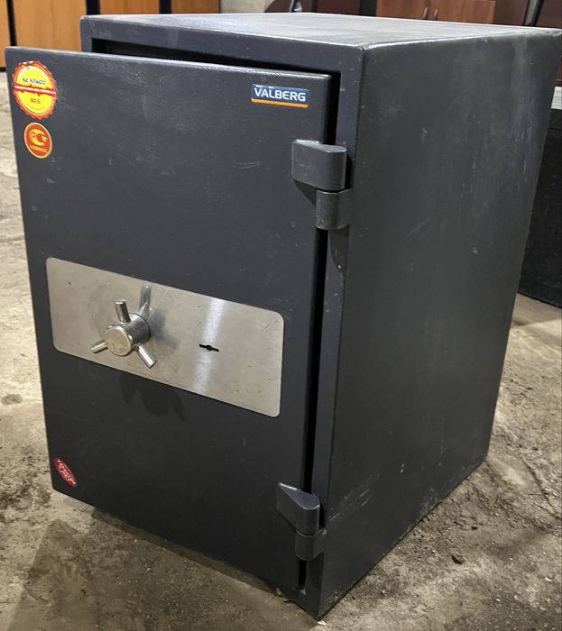 Продам Сейф VALBERG
