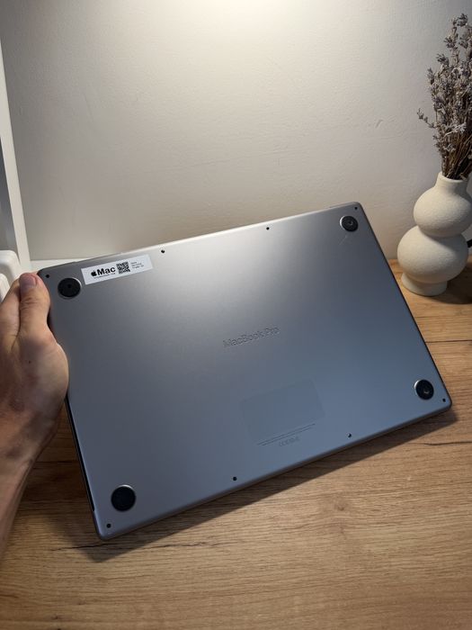 MacBook Pro 16’ 2021 M1 Pro 32 GB RAM 512GB SSD