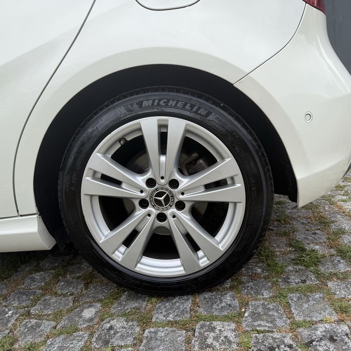 Mercedes Benz A200d