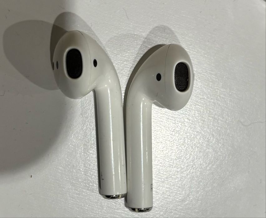 Airpods  apple
