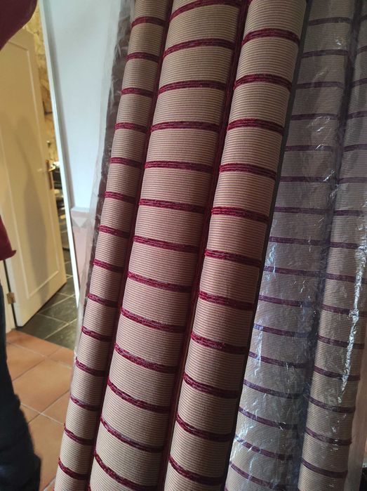 Conjunto de 3 Sanefas, 6 cortinados e acessórios