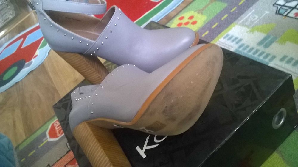 damskie wiosenne / jesienne buty kazar w szarym kolorze