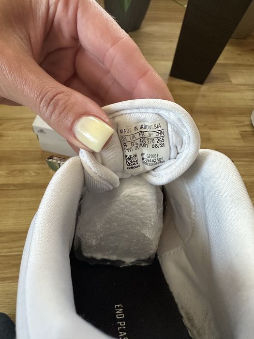 Кросівки Adidas 42.5