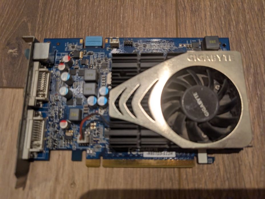Karta graficzna Gigabyte 9500 GT używana, sprawna.