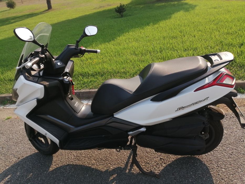 Moto kymco 350 super dink