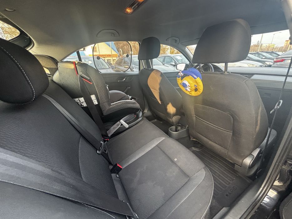 Продам Skoda  Rapid 1.6 Mpi ліфтбек