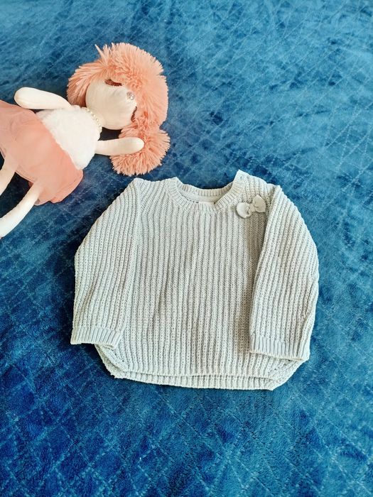 Sweterek z srebrną nitką H&M rozm 68