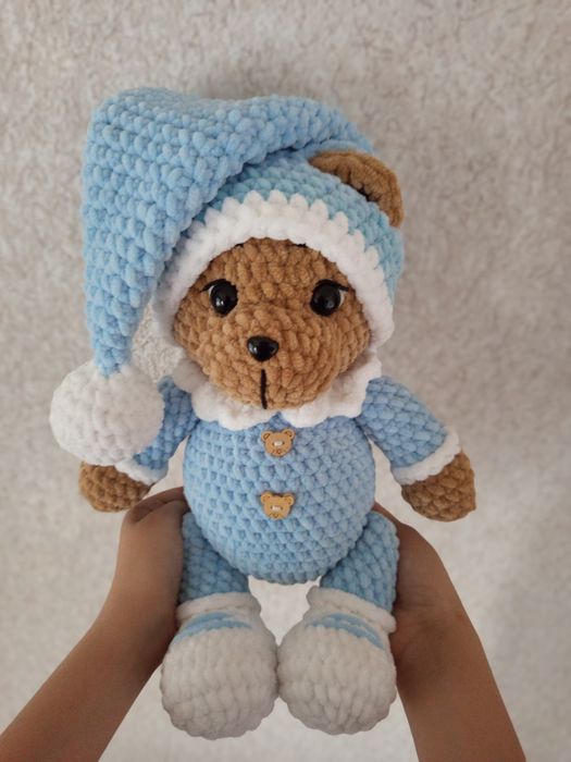Вязанный плюшевый мишка ручной работы