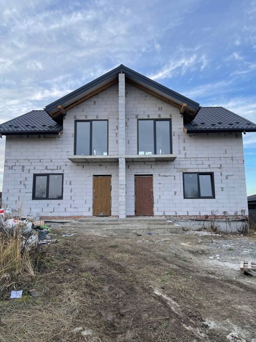 Продаж 2-х котеджів поблизу Львова с. Ременів