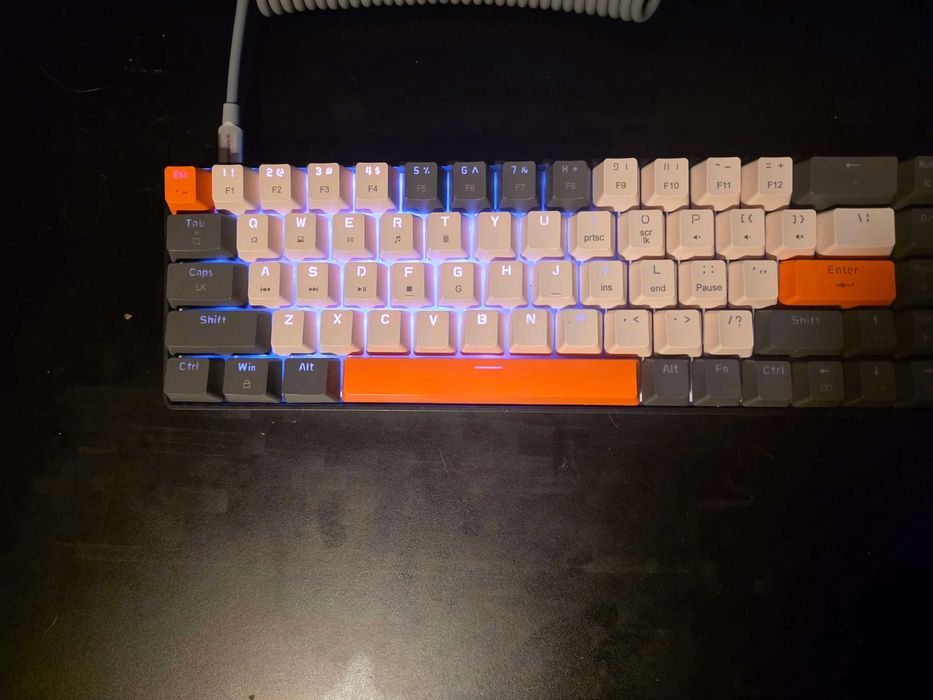 Teclado 65% Zi YouLang T8 RGB