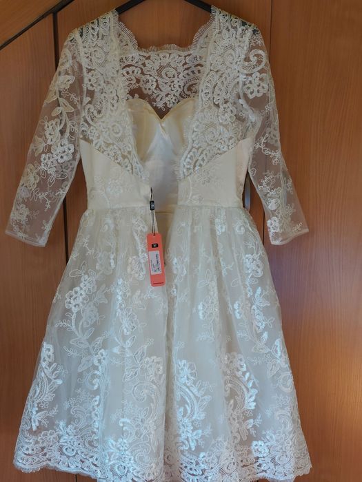 Suknia ślubna kremowa midi r.38"Chi Chi London " nowa