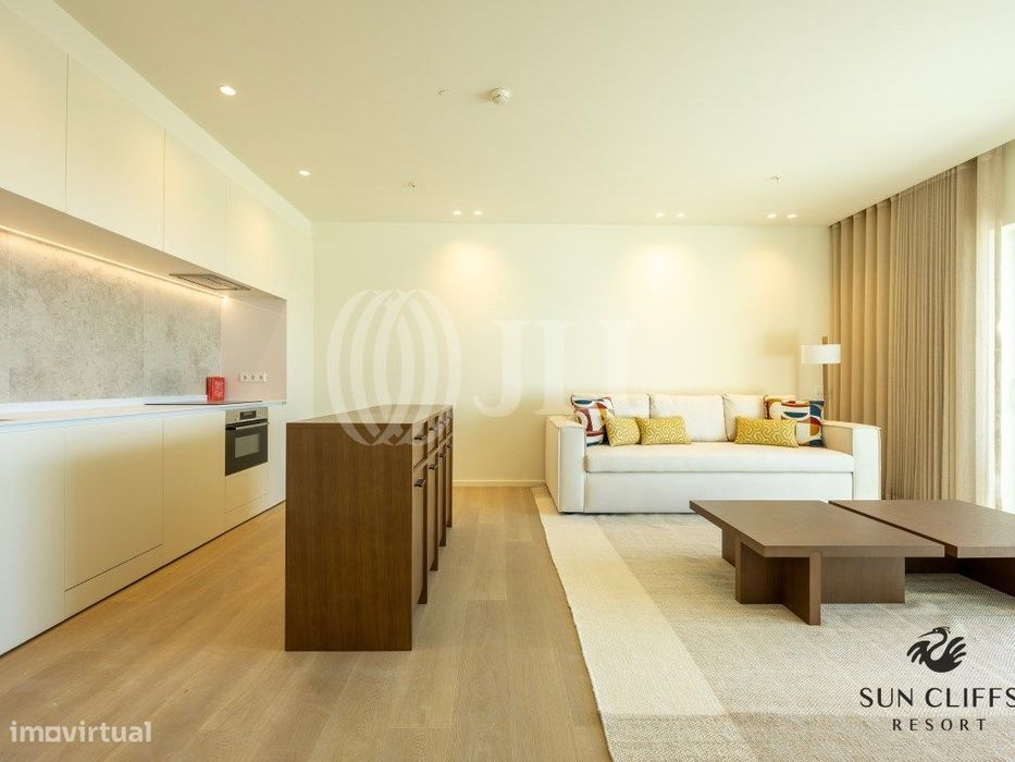 Apartamento T1+1, novo, no Sun Cliffs Resorte, em Lagos, Algarve