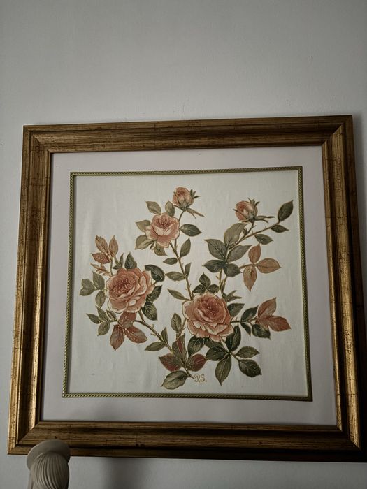 Quadro feito à mão de tecido e moldura diurada