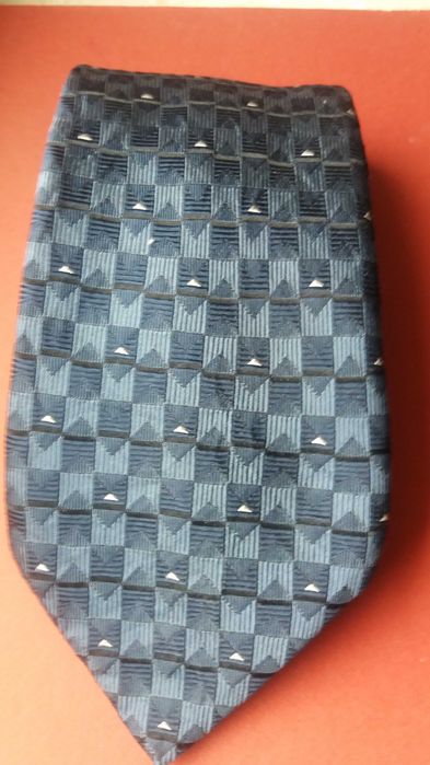 Elegancki jedwabny krawat