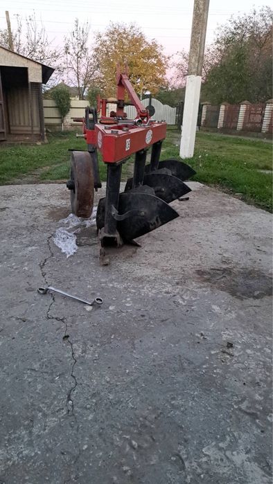 Продам польський плуг Demarol 3.25