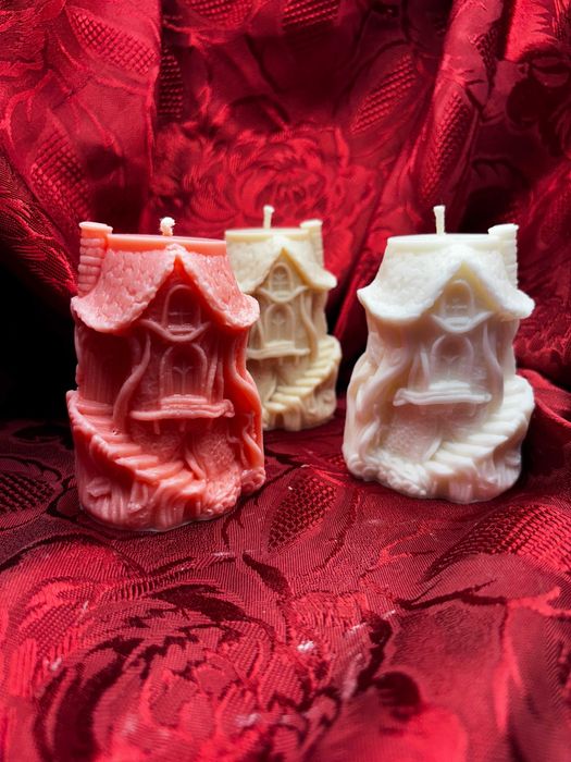 Piękna świeczka świeca domek, chatka czarownicy