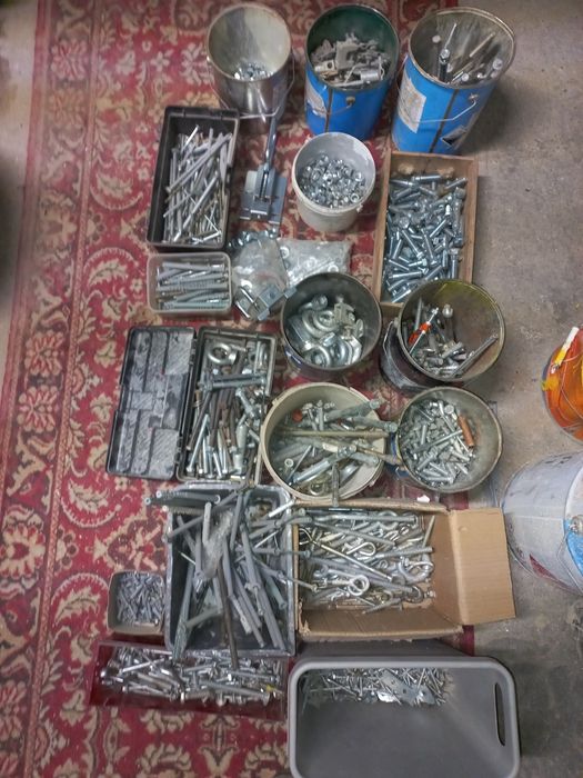 Sprzedam śruby/kotwy/dyble