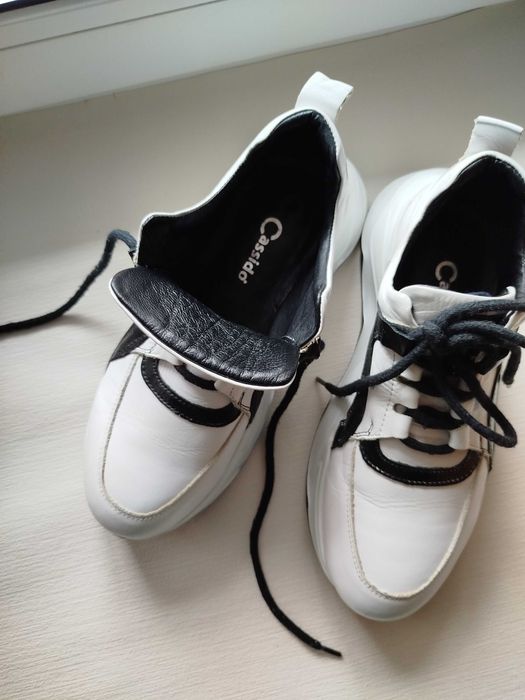 Шкіряні кросівки жіночі 40-41