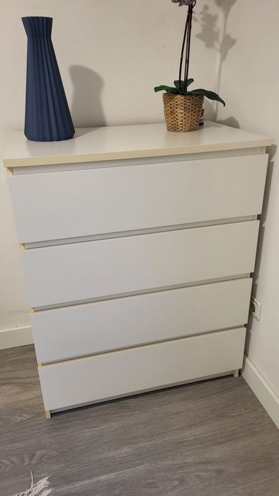 Comoda de quarto, em muito bom estado