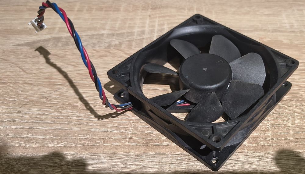 Wentylator Dla obudowy PC, firmy Delta Electronics.inc