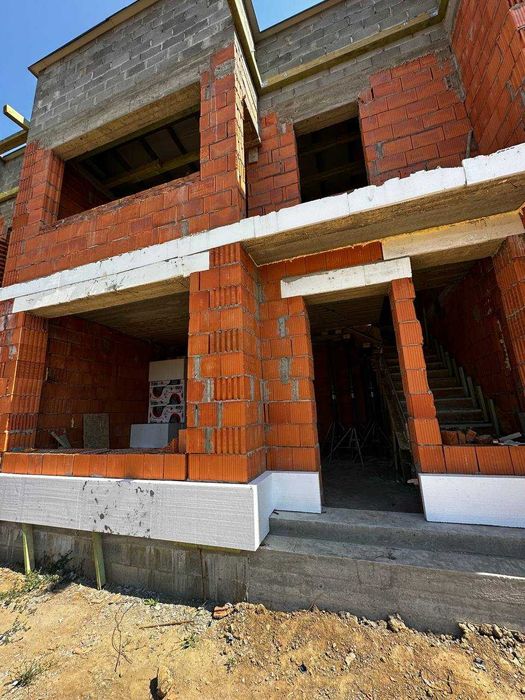 Продаж котеджу площею 122 м², 3 сотки землі