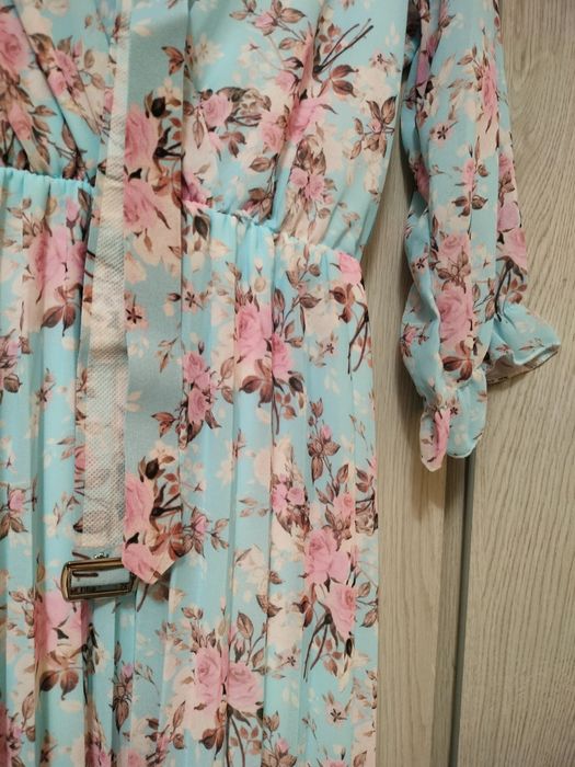 Sukienka plisowana w kwiaty uniwersalny