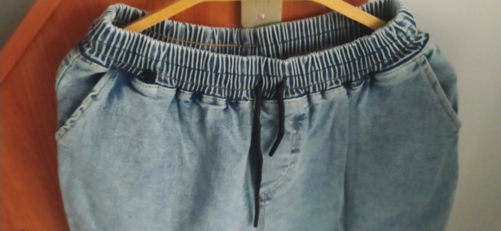 Spodnie  męskie,młodzieżowe nowe