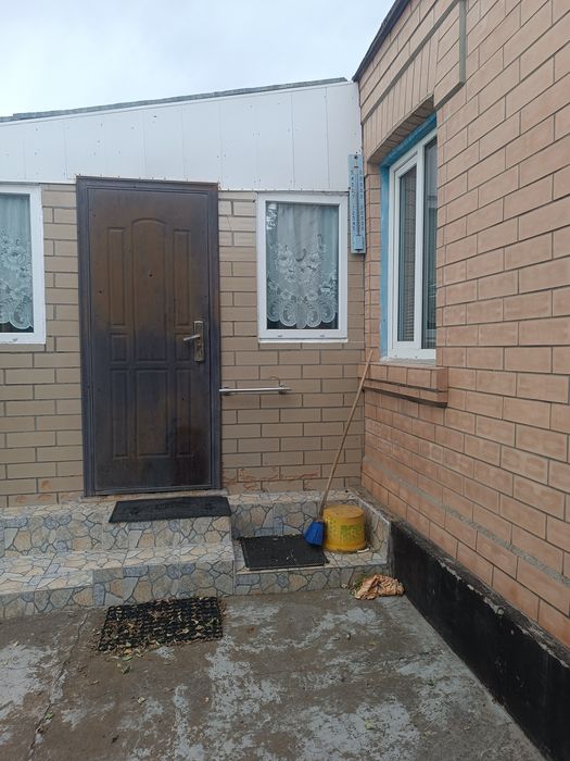 Продається житловий будинок в районі будинку пристарілих