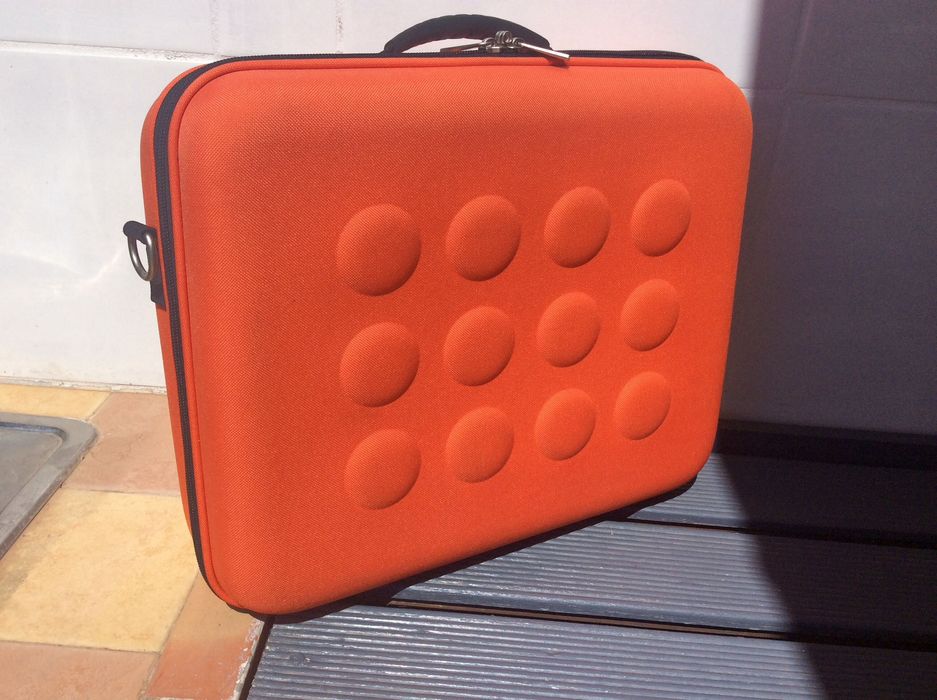 Mala IKEA Laranja para PC portátil - semi novo