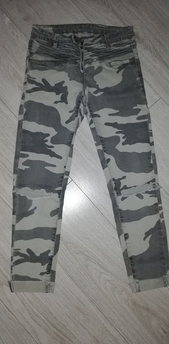 Moro spodnie damskie dziury S