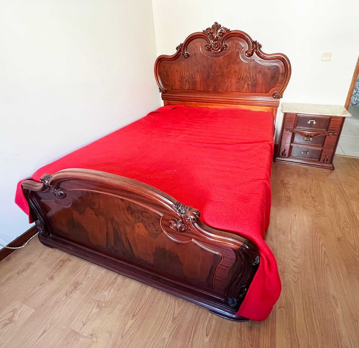 Mobília de quarto em Madeira de Alta Qualidade