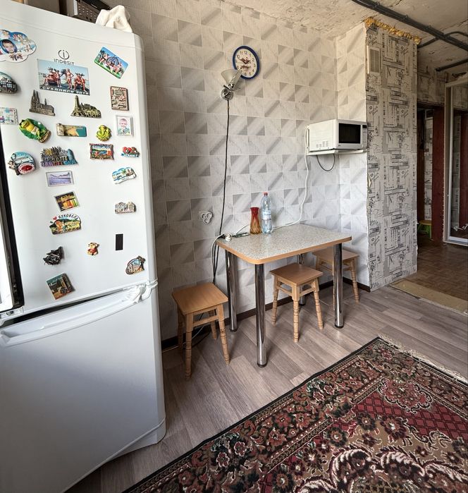 Продам 2 ком. 1 мкрн. Левый берег